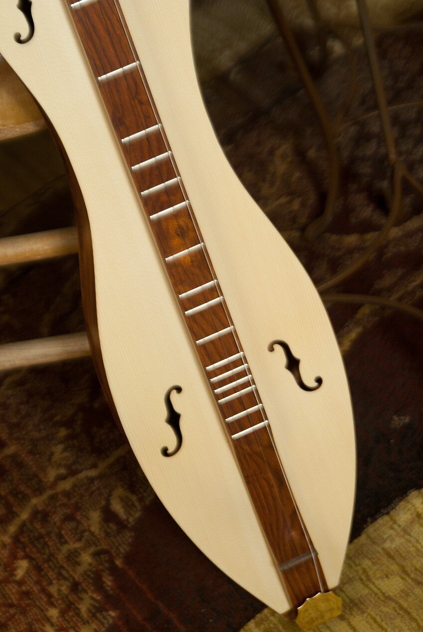 Roosebeck Emma Mountain Dulcimer 4 String Vaulted Fretboard Spruce